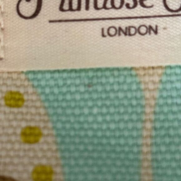 Primrose Hill London Lotus Pattern Zipper Cosmetic Bag - Picture 4 of 6